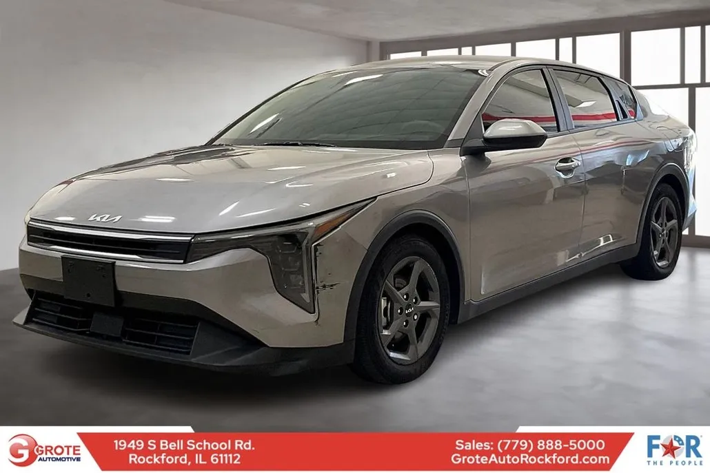 2025 Kia K4 LXS photo 1
