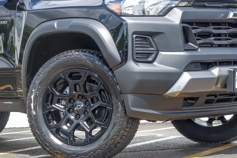 2026 Chevrolet Colorado Trail Boss photo 1