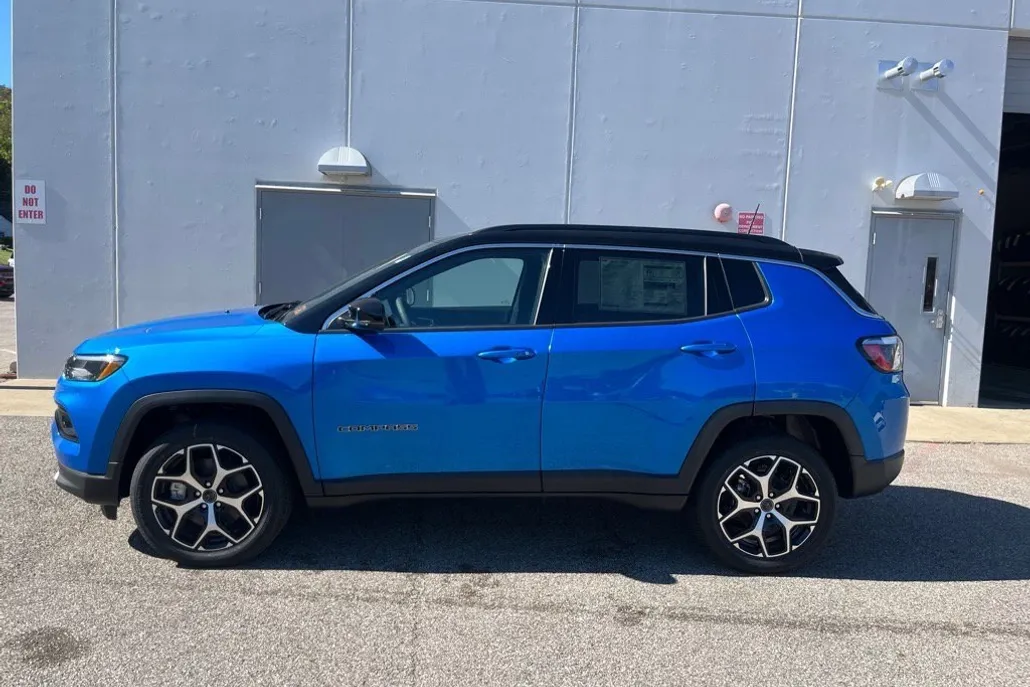 2026 Jeep Compass Limited photo 1