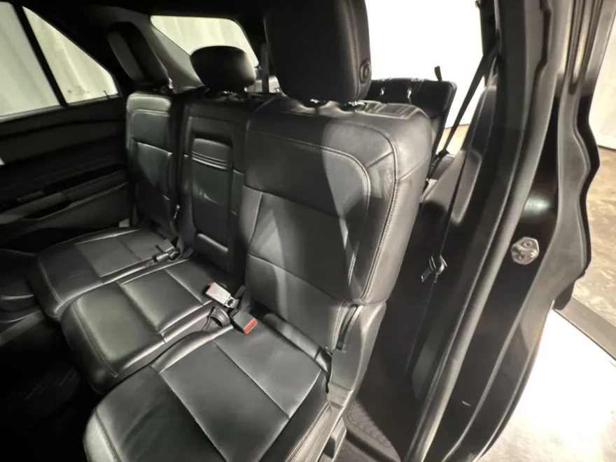 2020 Ford Explorer Limited photo 1