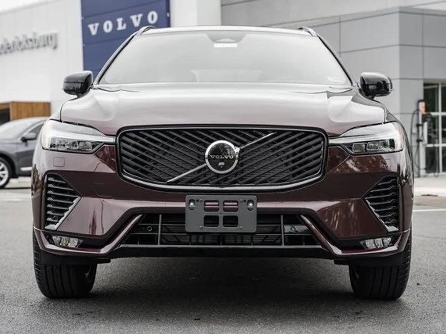 2026 Volvo XC60 B5 Hybrid photo 1