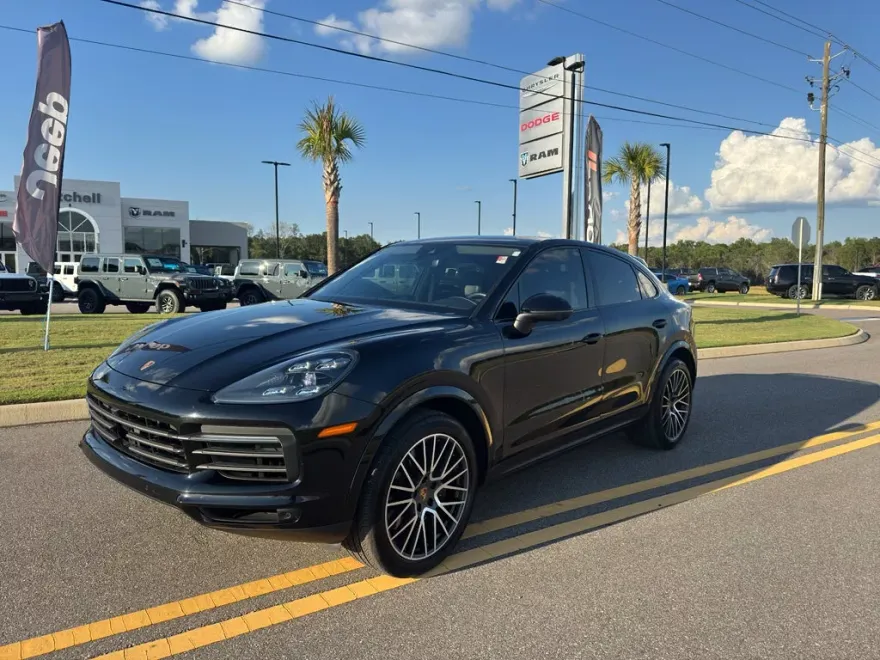 2023 Porsche Cayenne Platinum Edition photo 1