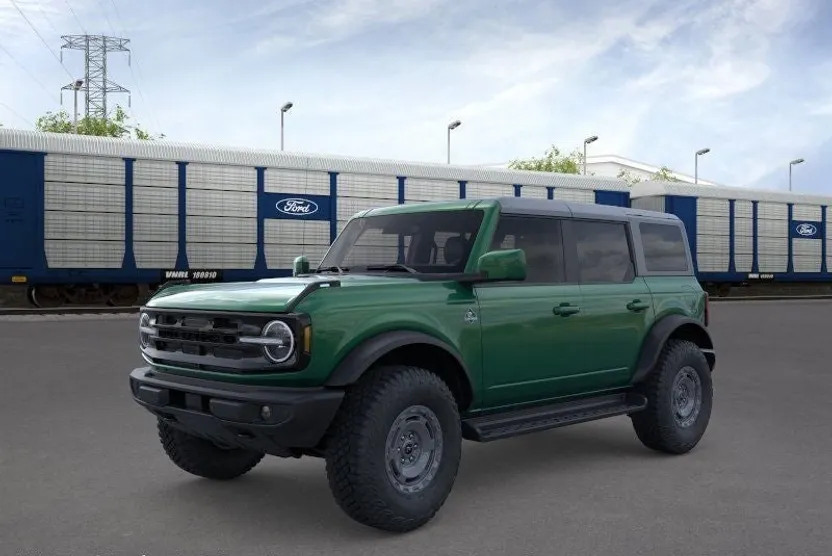 2025 Ford Bronco Outer Banks photo 1