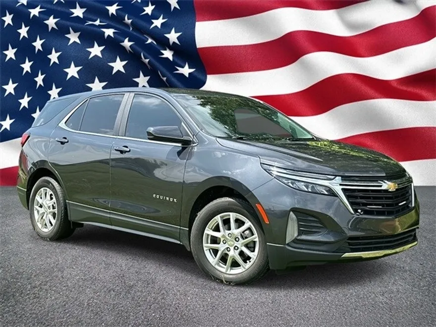2023 Chevrolet Equinox LT photo 1