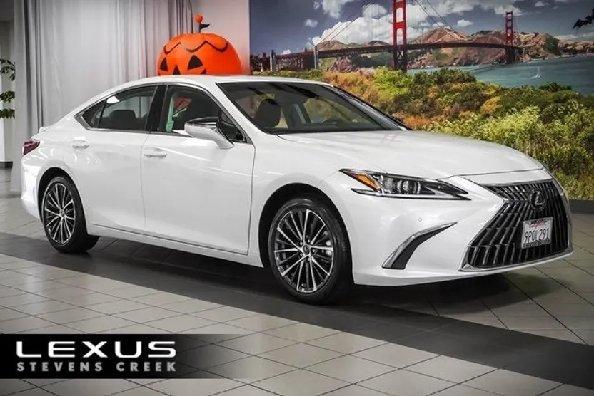 2025 Lexus ES 300h photo 1