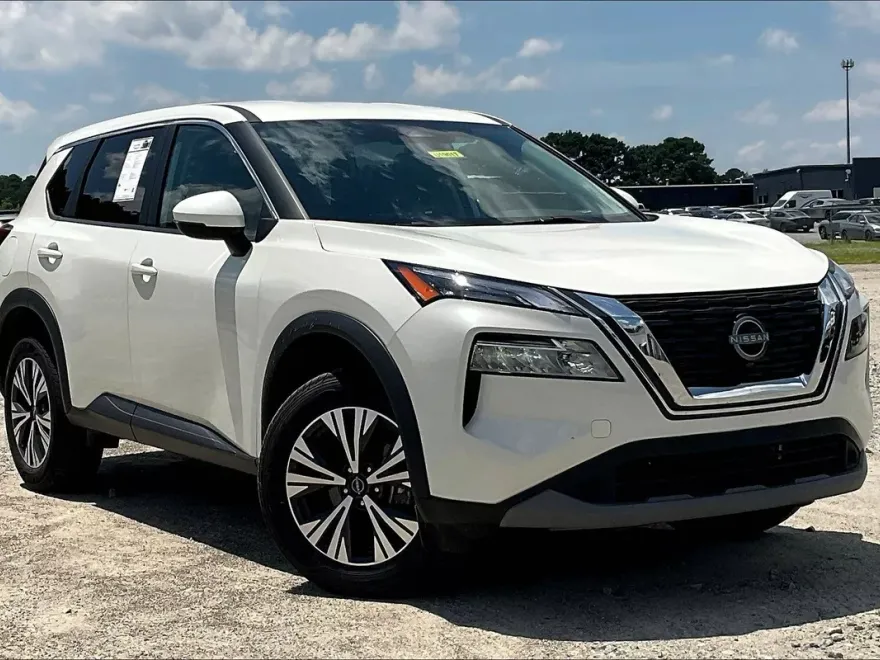 2022 Nissan Rogue SV photo 1