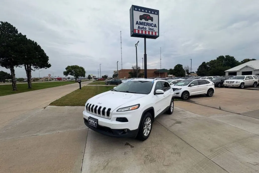 2018 Jeep Cherokee Latitude photo 1