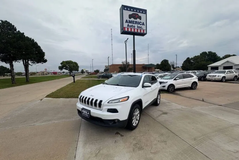 2018 Jeep Cherokee Latitude photo 1