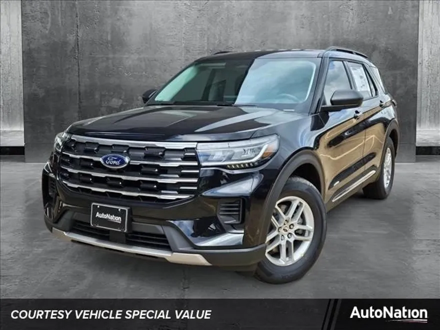 2025 Ford Explorer photo 1