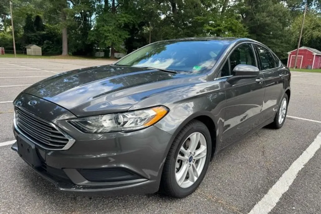 2018 Ford Fusion SE photo 1