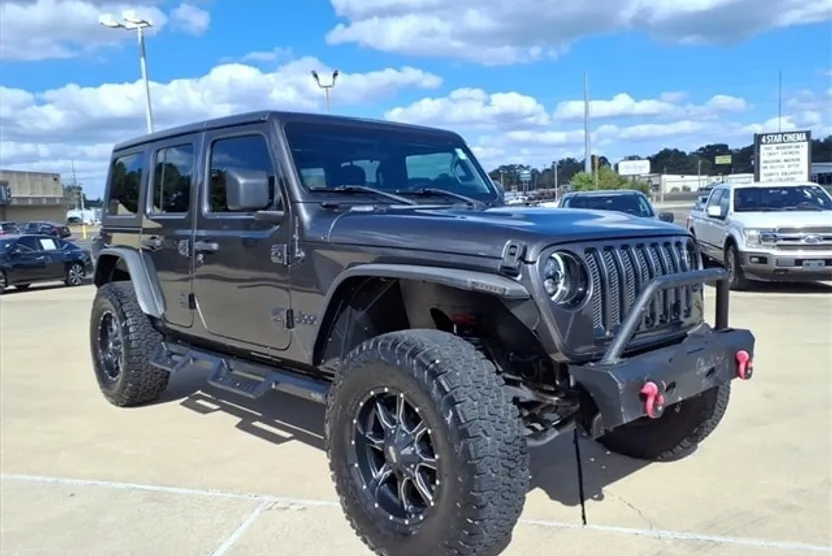 2020 Jeep Wrangler Unlimited Sport Altitude photo 1