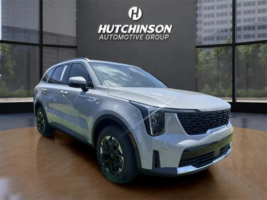 2025 Kia Sorento S photo 1