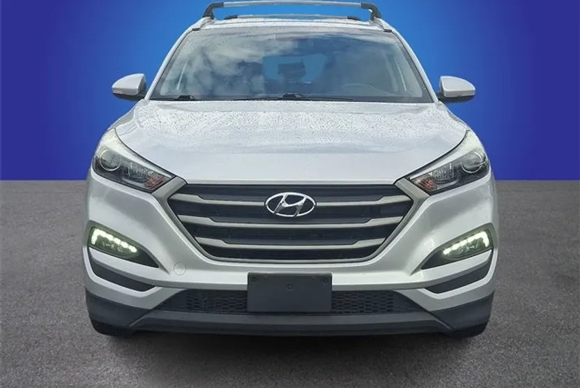2017 Hyundai Tucson SE Plus photo 1