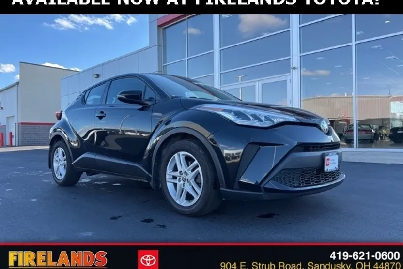2021 Toyota C-HR LE photo 1