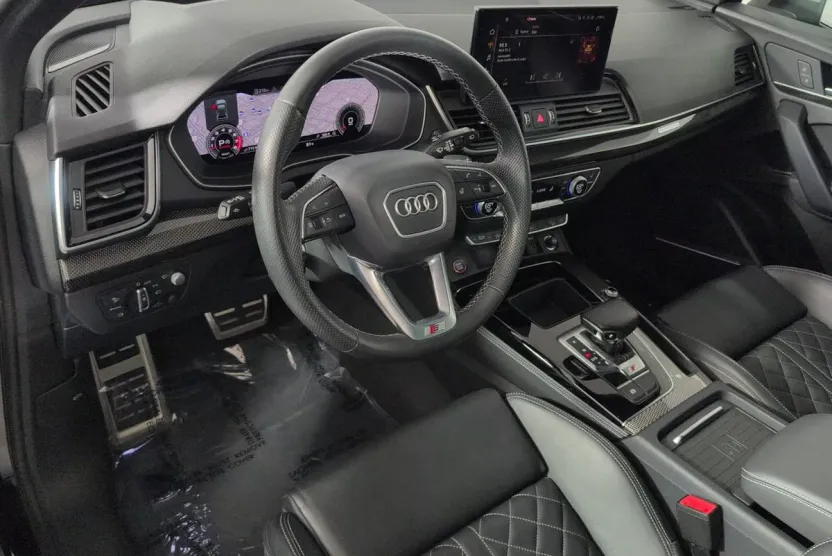 2023 Audi SQ5 Prestige photo 1