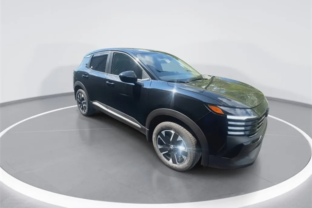 2025 Nissan Kicks SV photo 1