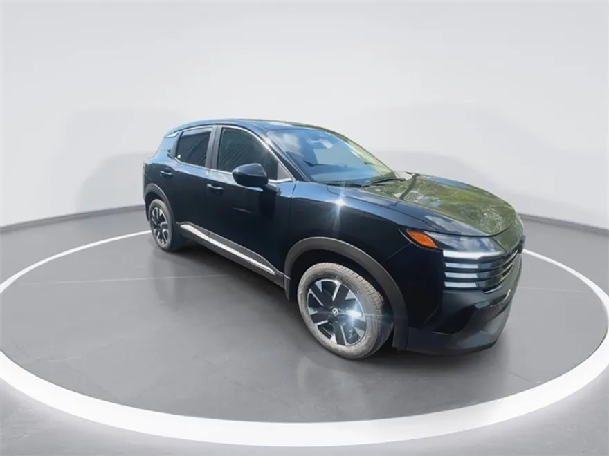 2025 Nissan Kicks SV photo 1