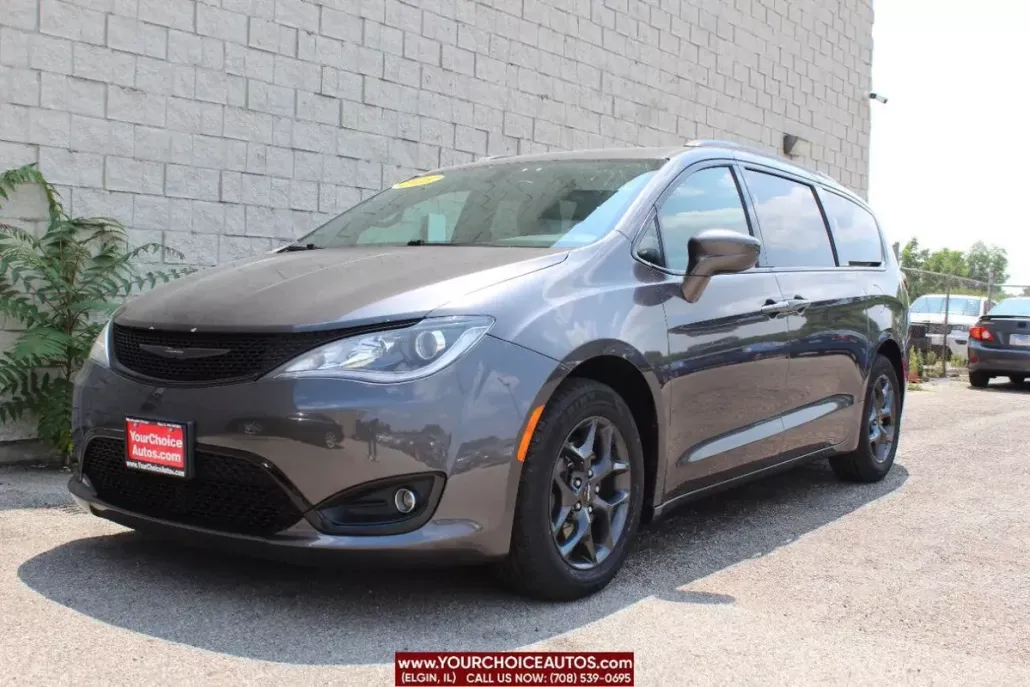 2018 Chrysler Pacifica Touring L photo 1