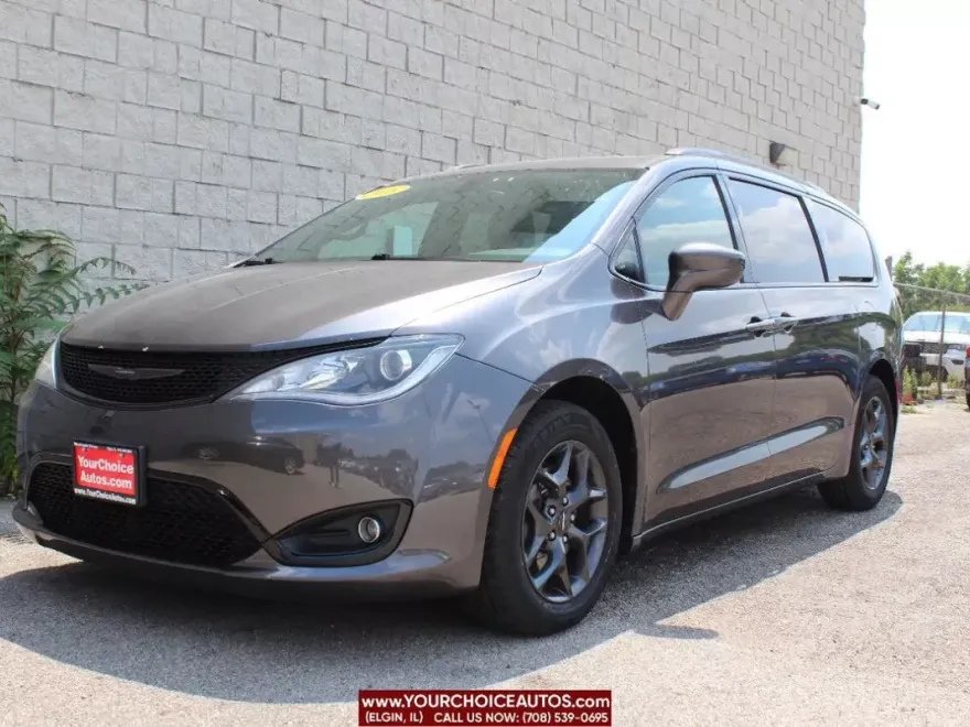 2018 Chrysler Pacifica Touring L photo 1