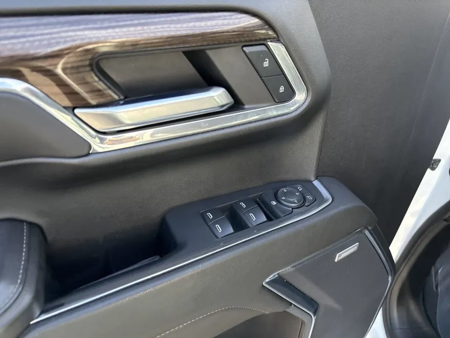 2024 Chevrolet Silverado 1500 RST photo 1