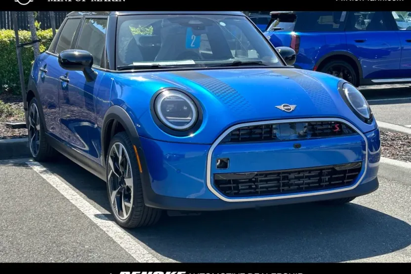 2026 Mini Cooper Hardtop S 4 Door Iconic photo 1