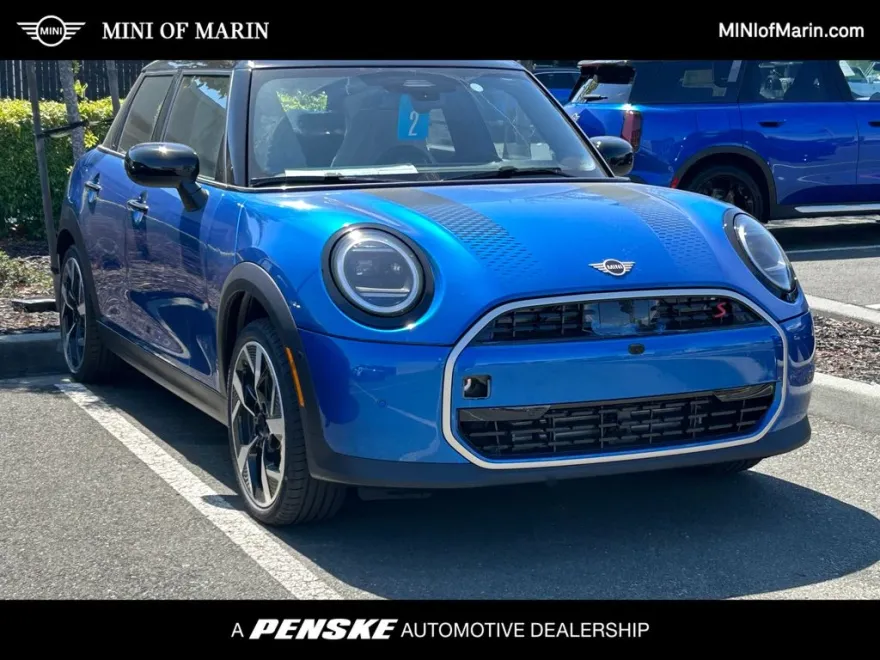 2026 Mini Cooper Hardtop S 4 Door Iconic photo 1