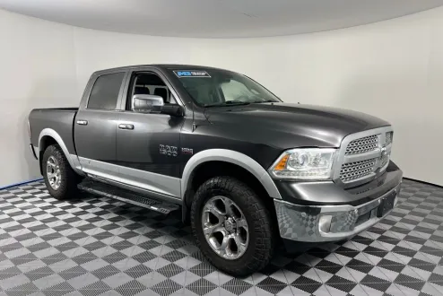2018 Ram 1500 Laramie photo 2