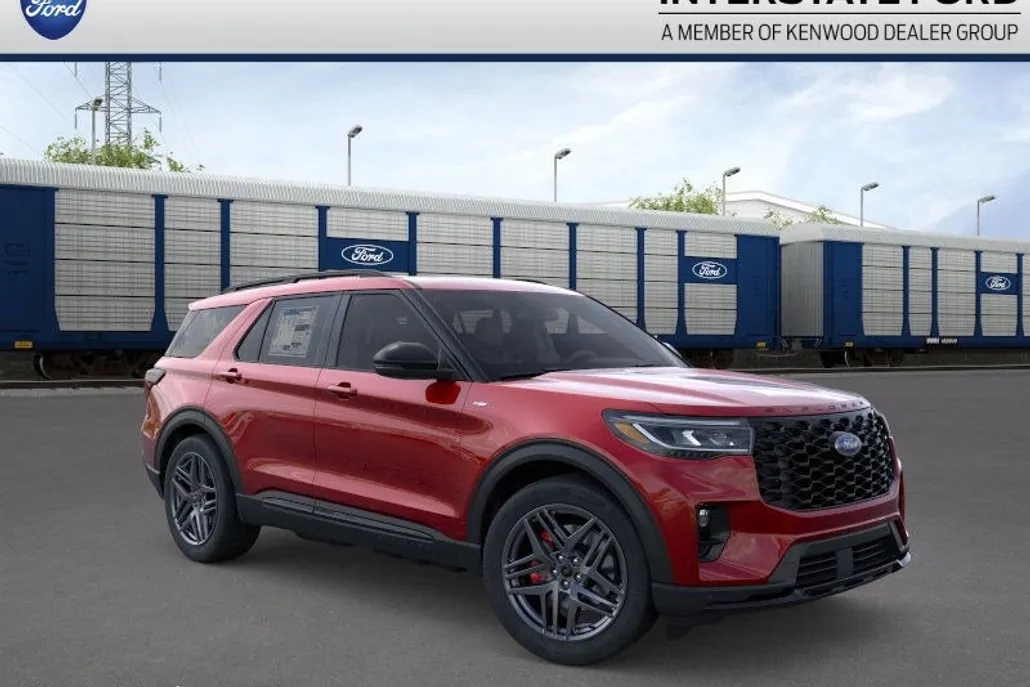 2025 Ford Explorer ST-Line photo 1