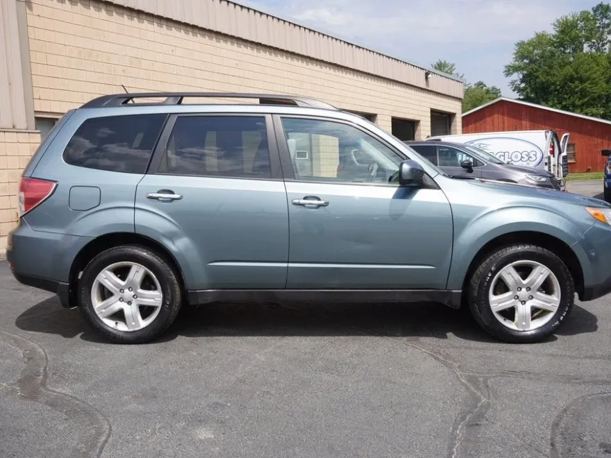 2009 Subaru Forester 2.5X Premium photo 1
