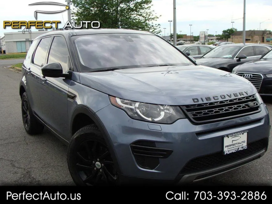 2018 Land Rover Discovery Sport SE photo 1