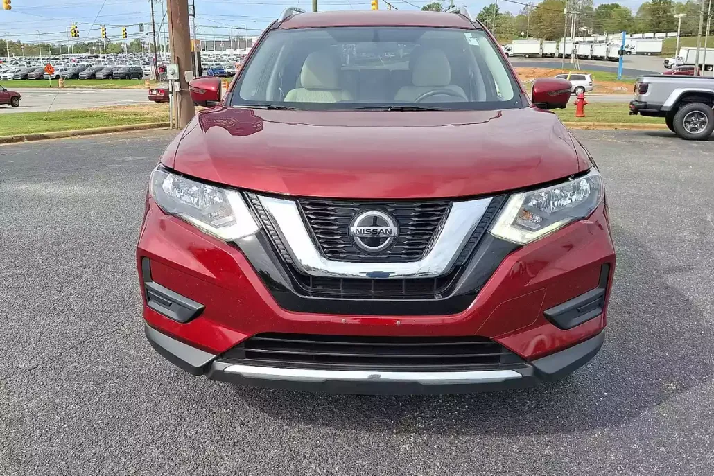 2018 Nissan Rogue SV photo 1