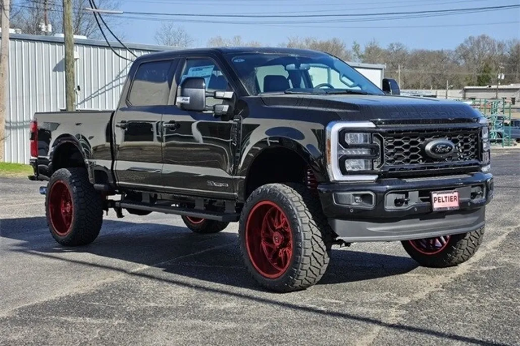 2025 Ford F-250 Lariat photo 1