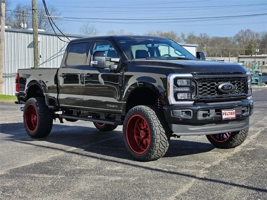 2025 Ford F-250 Lariat photo 1
