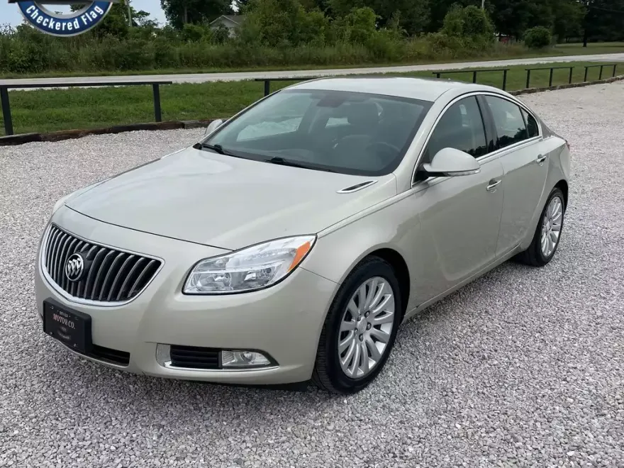 2013 Buick Regal Premium I photo 1