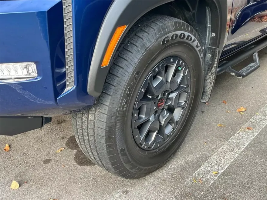 2022 Nissan Frontier PRO-4X photo 1