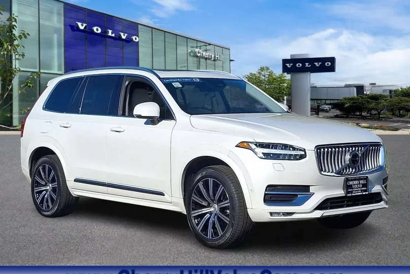 2024 Volvo XC90 Plus photo 1