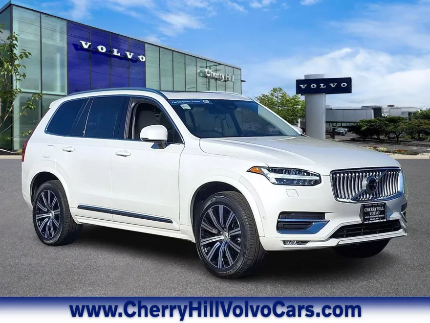 2024 Volvo XC90 Plus photo 1