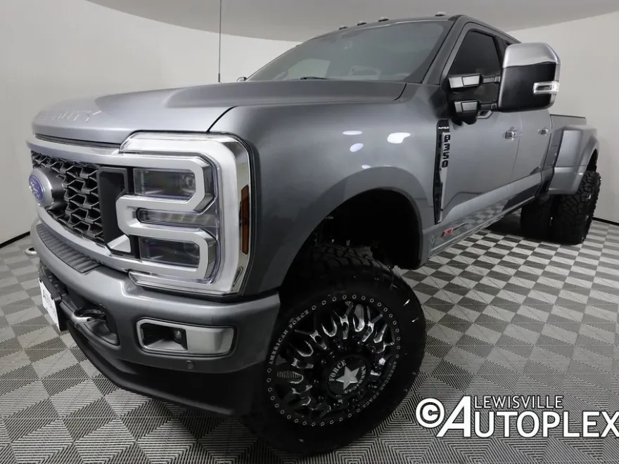 2024 Ford F-350 Platinum photo 1