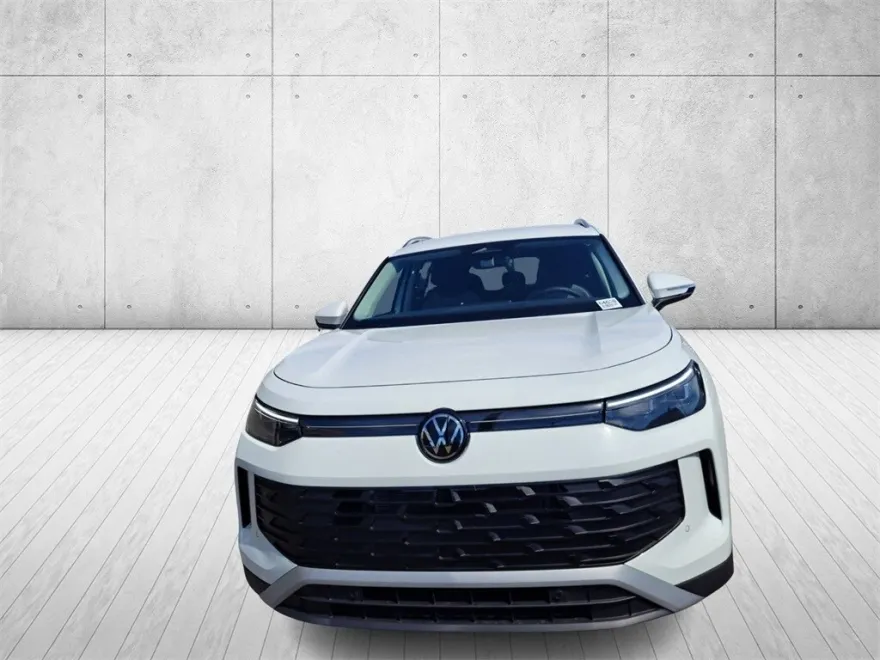 2025 Volkswagen Tiguan S photo 1