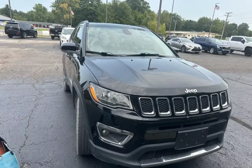 2017 Jeep Compass Limited photo 1