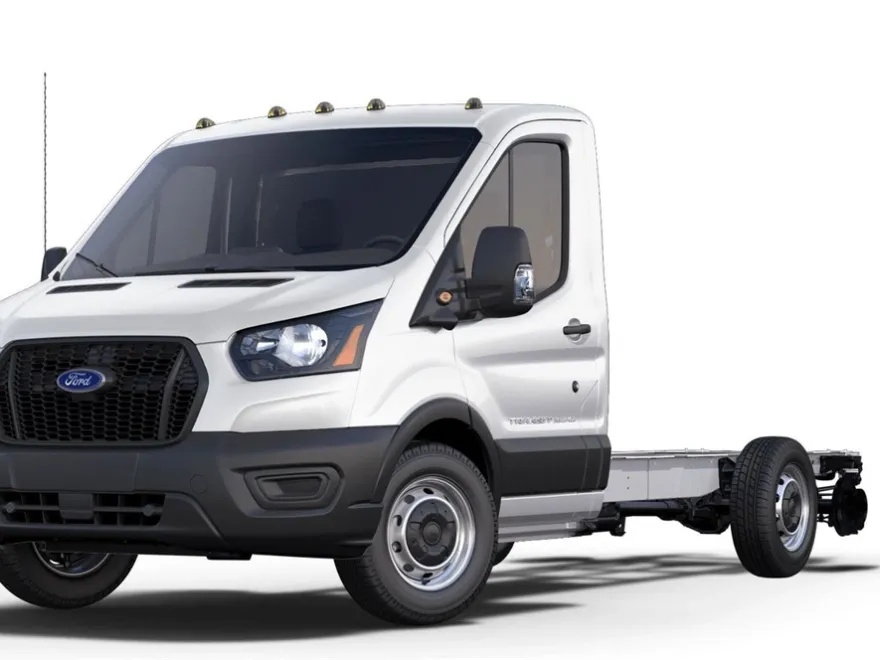 2024 Ford Transit Cutaway photo 1