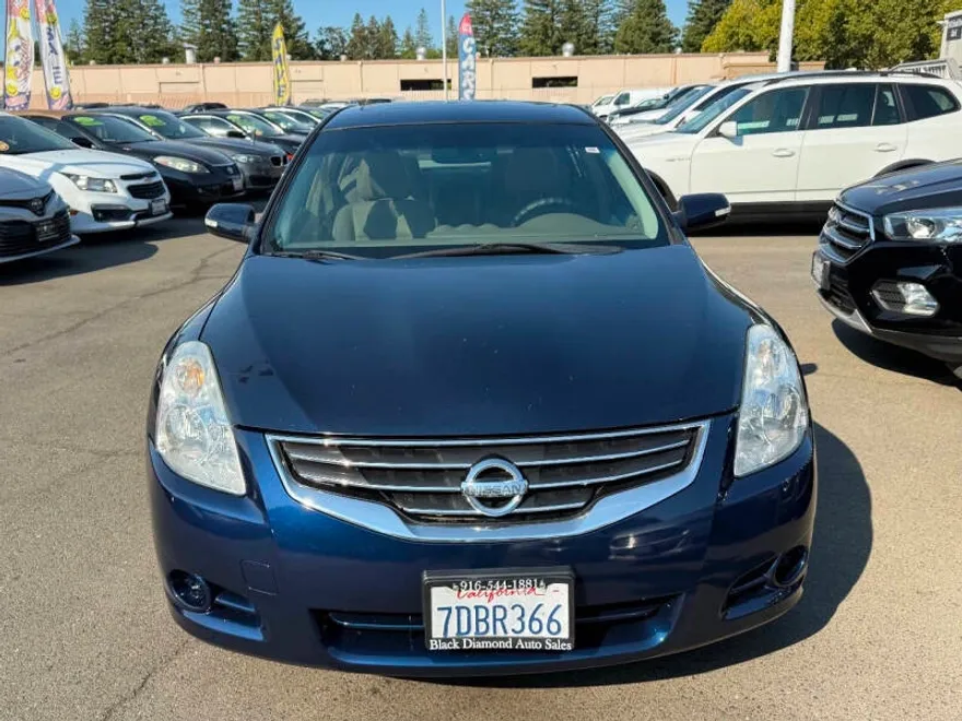 2010 Nissan Altima 2.5 SL photo 1