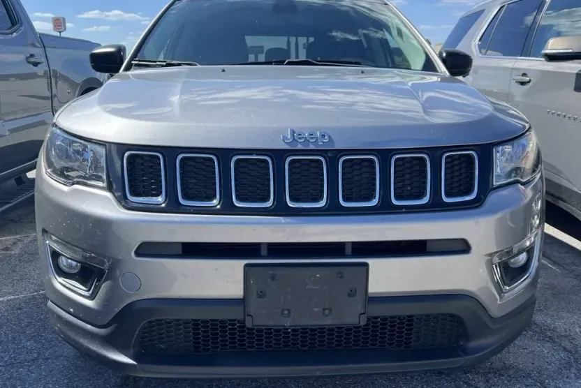 2019 Jeep Compass Sport photo 1