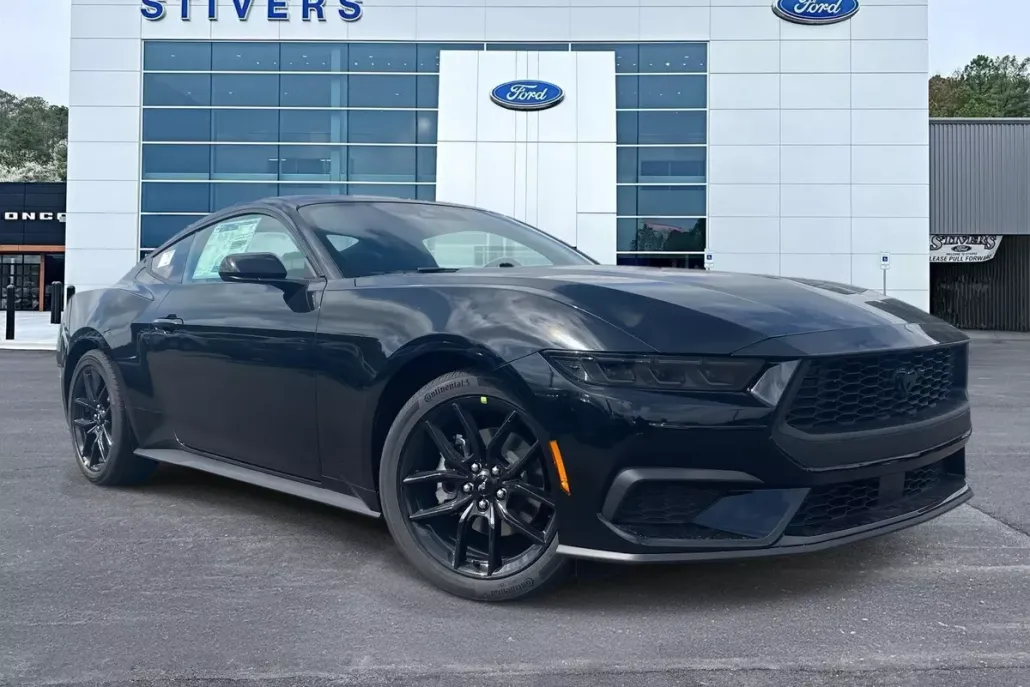 2025 Ford Mustang EcoBoost photo 1