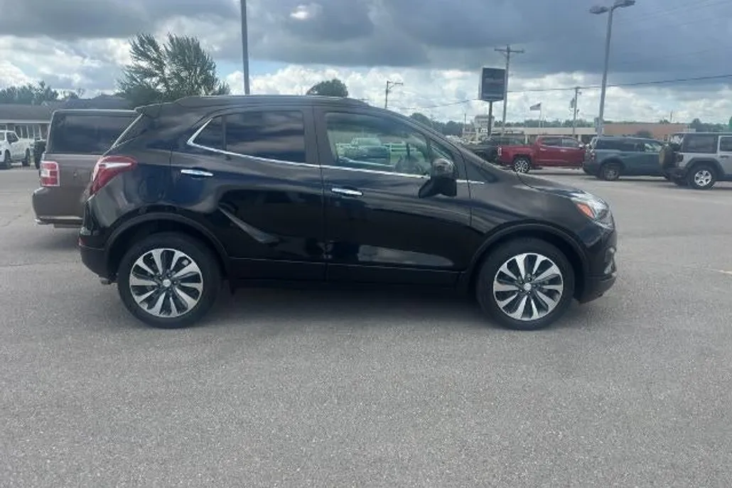 2022 Buick Encore Preferred photo 1