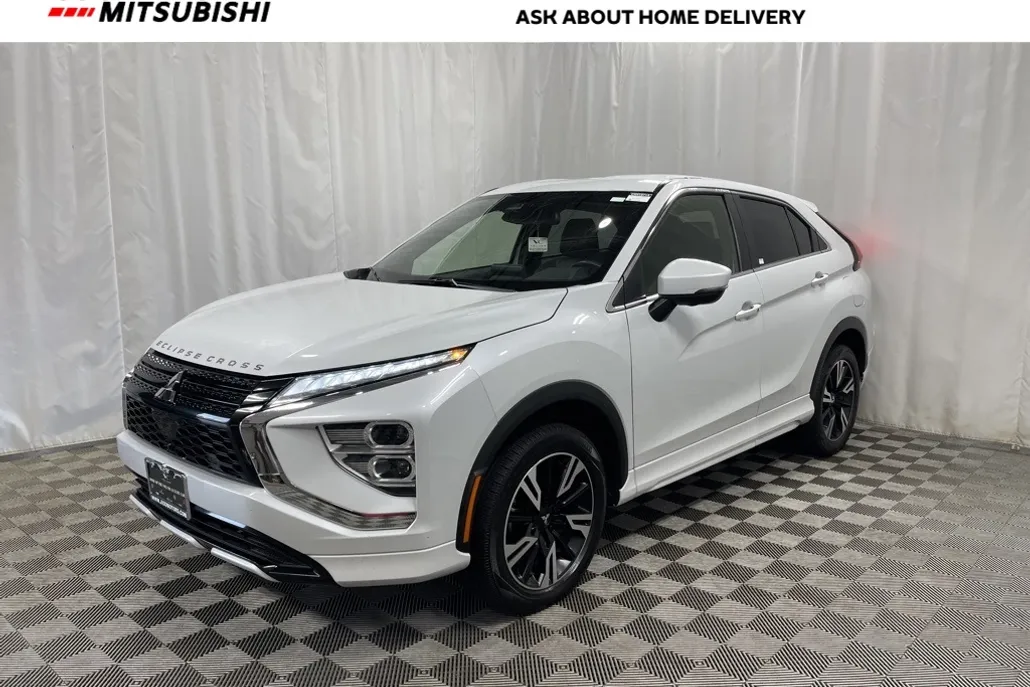 2023 Mitsubishi Outlander SE photo 1