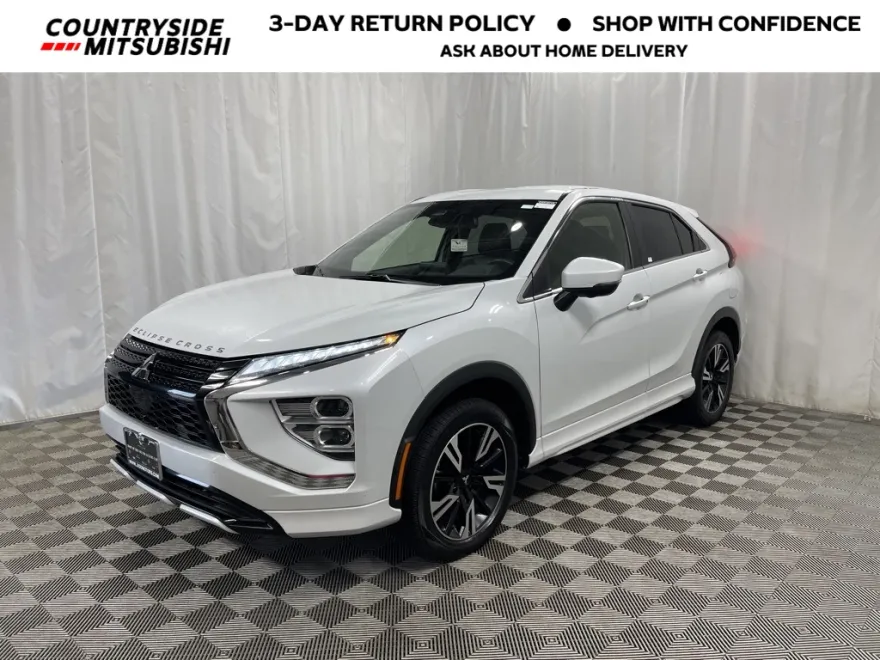 2023 Mitsubishi Outlander SE photo 1