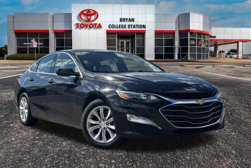 2024 Chevrolet Malibu 1LT photo 1