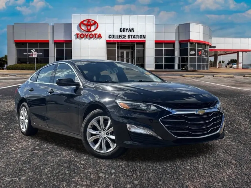 2024 Chevrolet Malibu 1LT photo 1