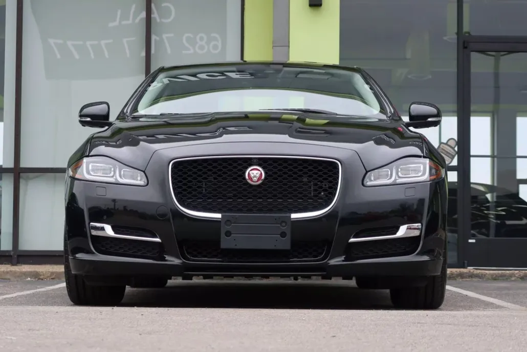 2019 Jaguar XJ R-Sport photo 1